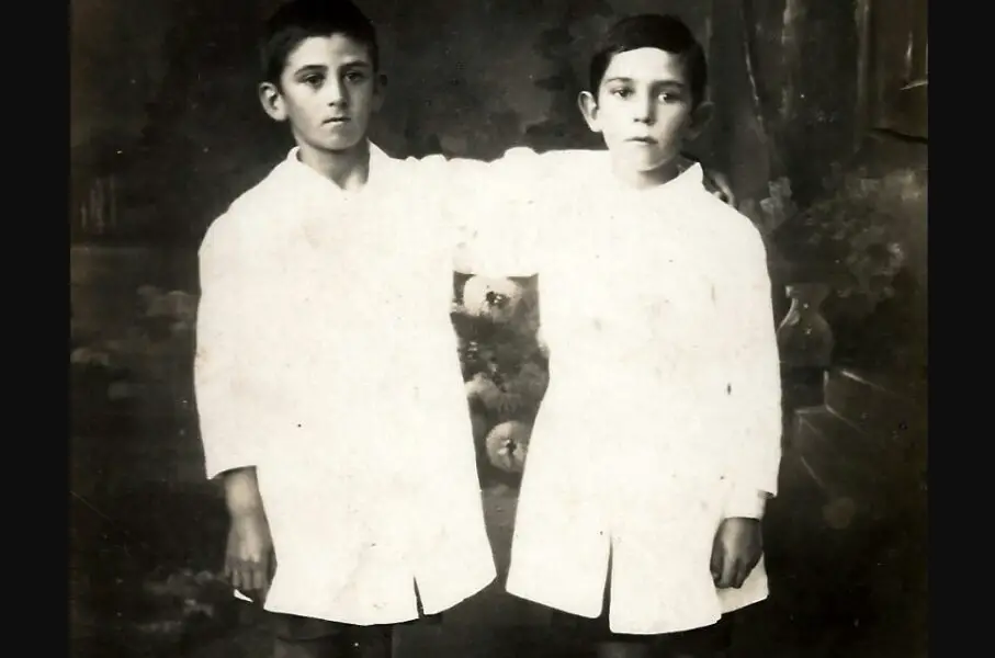 La historia del guardapolvo blanco, un invento argentino