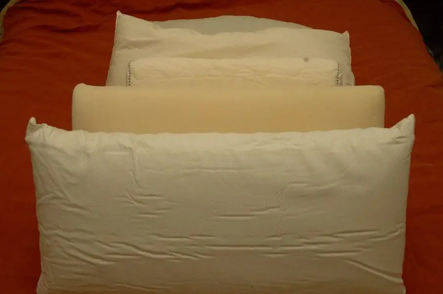 Cómo quitar el sudor de las almohadas sin tener que lavarlas 