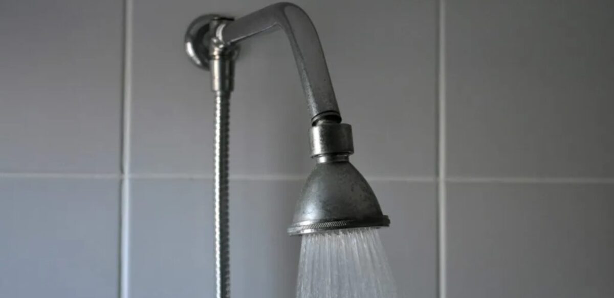 Trucos para aumentar la presión del agua en llaves y ducha (regadera)