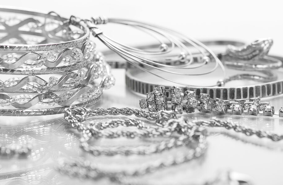 cómo limpiar joyas de plata