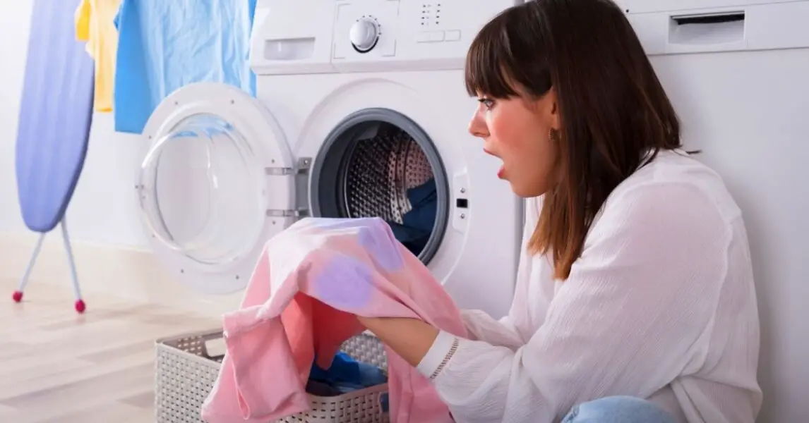 Lavadora tirando suciedad sobre la ropa: ¿Qué puede ser y como solucionarlo?