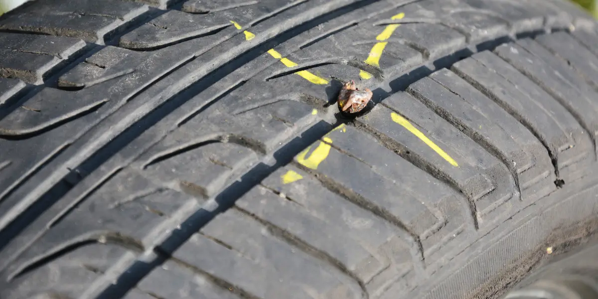 Cómo Arreglar Un Pinchazo En La Rueda Del Coche