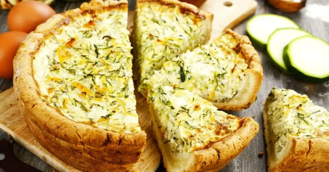 Tarta de calabacín y papa rellena de jamón y mozzarella