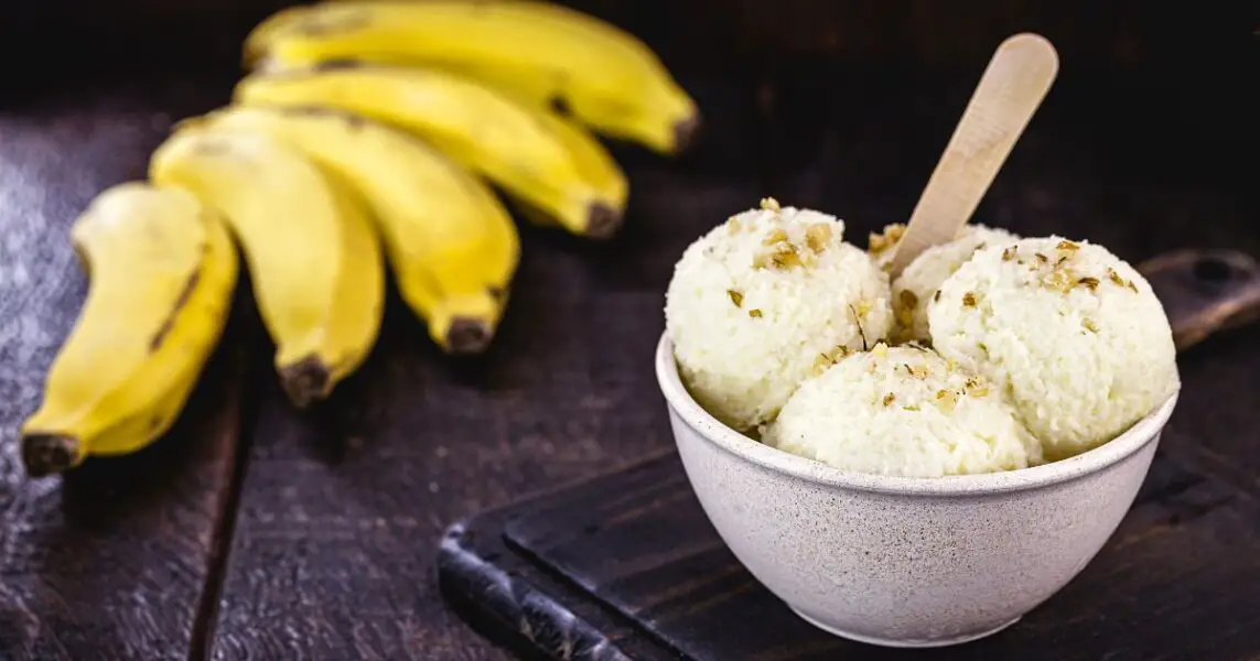 5 irresistibles recetas de postres con bananas para endulzar tu día