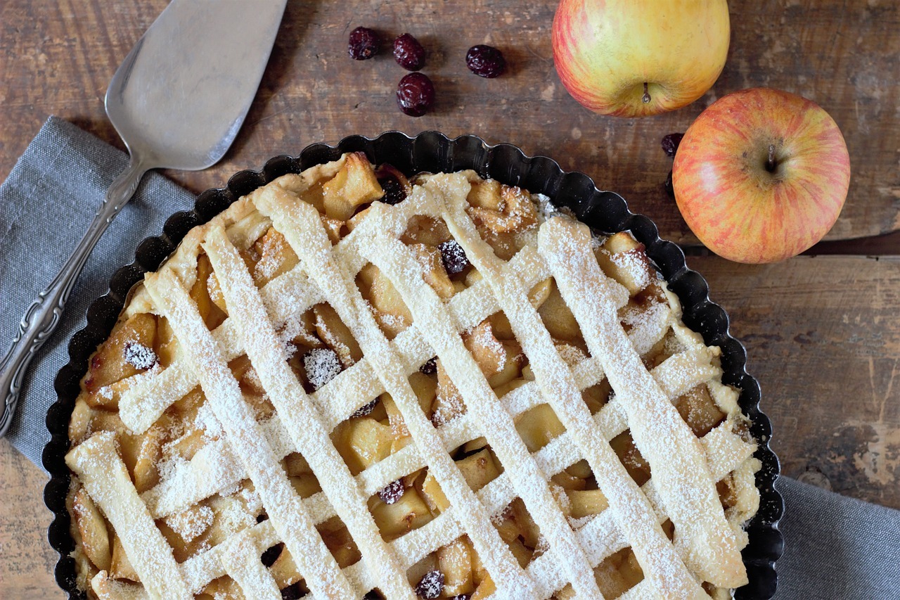 Tarta de manzana con 4 manzanas y poca masa: receta fácil en pocos minutos